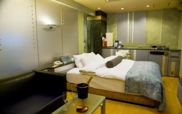 EXECUTIVE HOTEL GRAND GARDEN - Adult only