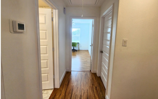 Modern 3 Bedroom Retreat in Pearland