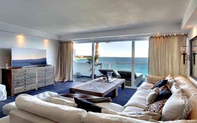 Casa Latino - Oceanfront - Luxury & Charming villa- Jacuzzi at Rooftop