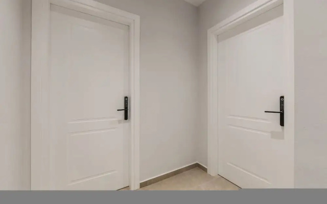 Luxury Studio With Free Parking