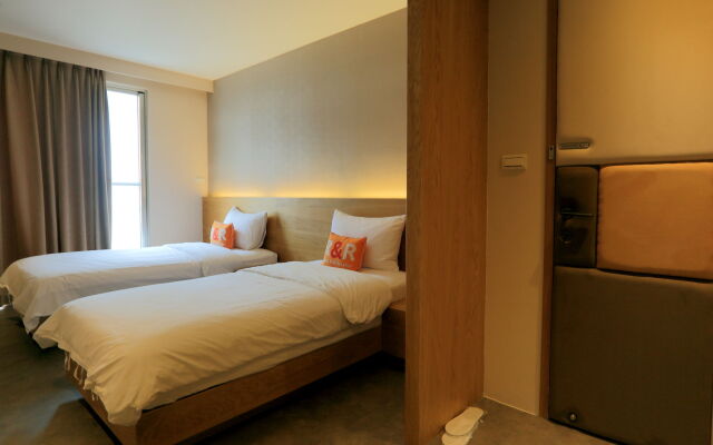 Station 100m B&B