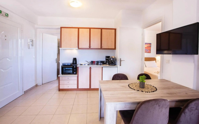 Romanos Beach Villas