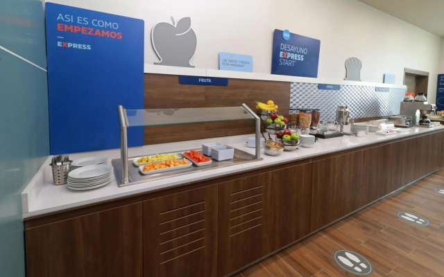 Holiday Inn Express Monterrey Fundidora by IHG