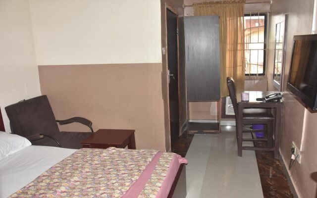 De Kings Suites Hotel