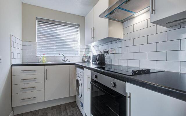 Windsor Burnham Ascot Haven Sleeps 4