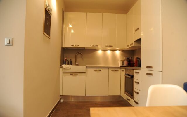 Budapest Easy Flat - Penthouse Basilica