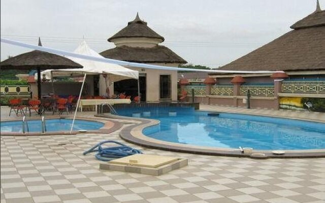 Summit Villas Suites & Apartment