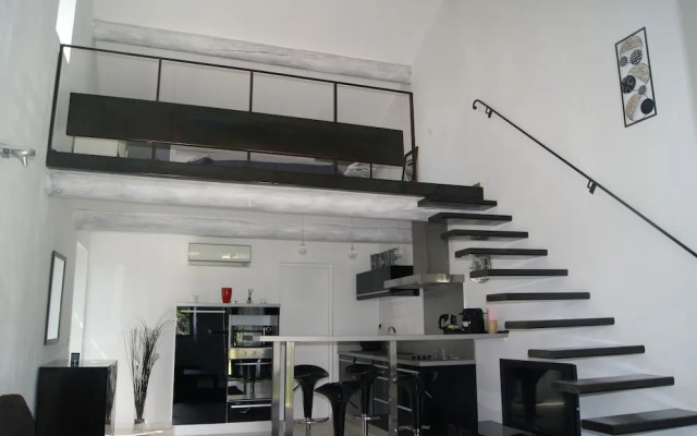 Mas en pierres dans le Luberon