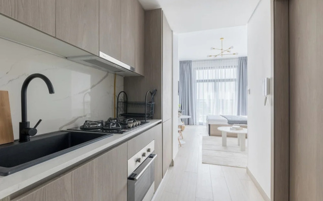 Shining studio in Laya Heights