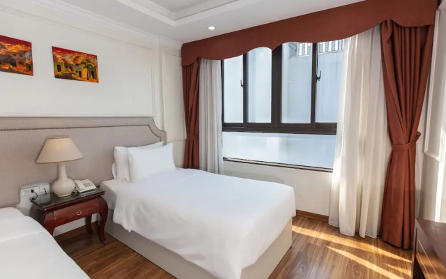 Golden Legend Palace Hotel