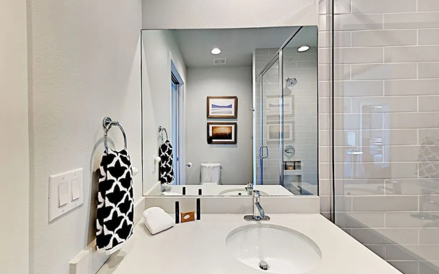 East-Side Urban Retreat Unit 263 - 2 Br Condo