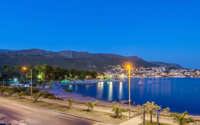 Sea View Luxury Rooms Seven of Nine