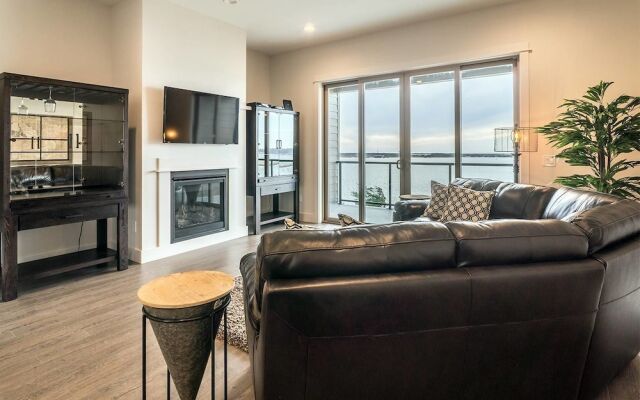 Seagate: Starboard~coos Bay~premiere Property