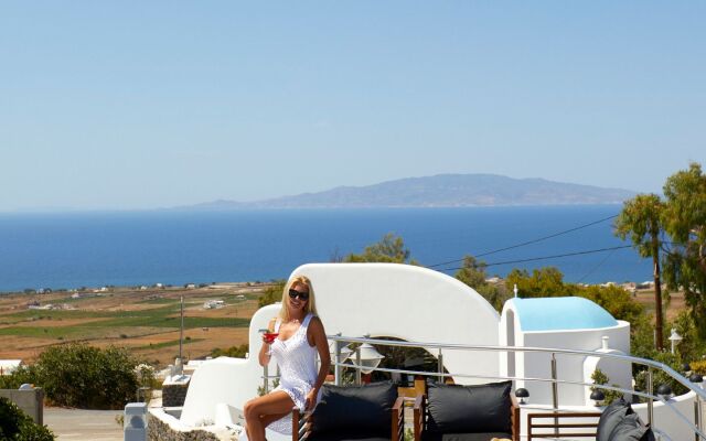 Oia Suites