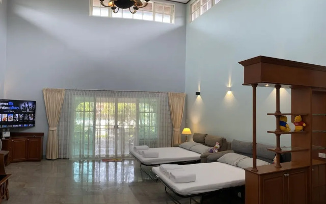 Lets Chill Pool Villa Najomtien Sattahip
