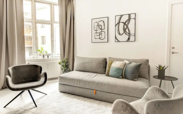 Sanders City - Spacious Studio Apartment
