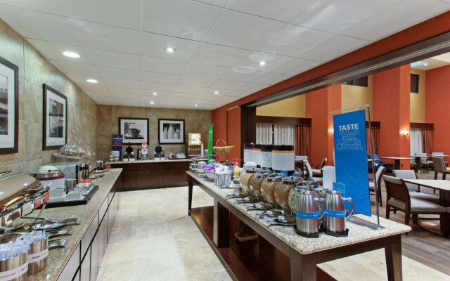 Hampton Inn and Suites Roseville