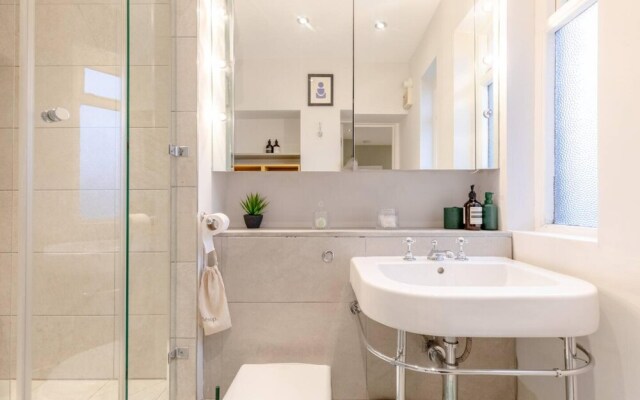 Elegant 1BD Flat in the Heart of Notting Hill!