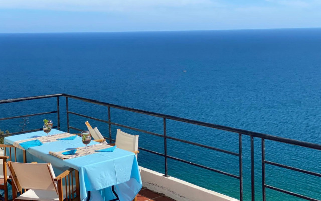 Sea View Apartment Sesimbra- Apartamento Vista Mar
