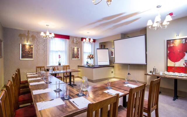 Duke Of Edinburgh Hotel