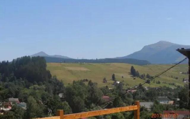 Smerekova Khata on Pidgirna