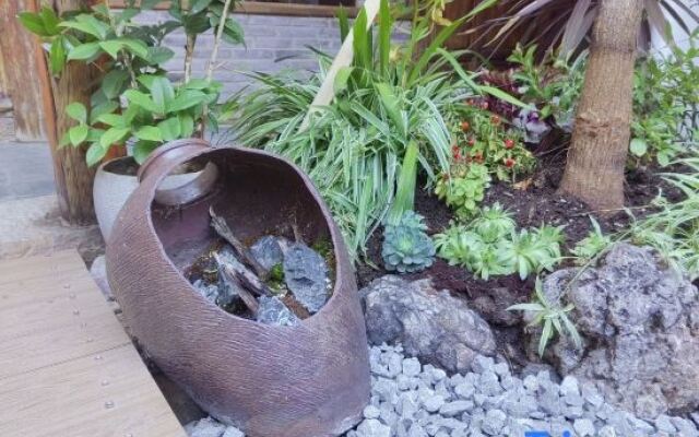 Lijiang Nianji 1913 Travel Theme Inn