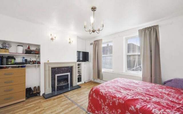 North Avenue Guest House Ltd, Heathrow Airport-Free Parking