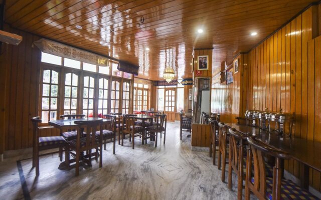 OYO 4751 Hotel Akashdeep