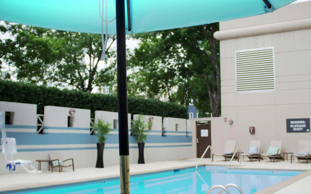 DoubleTree by Hilton Charlotte Gateway Village