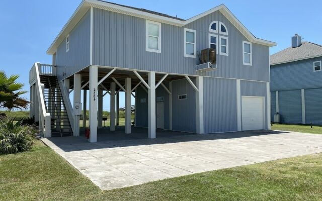 Serendipity Shore 3 Bedroom Home by RedAwning