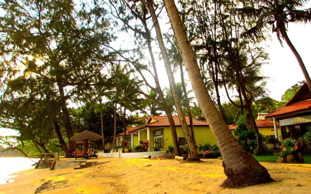 Bamboo Cottages