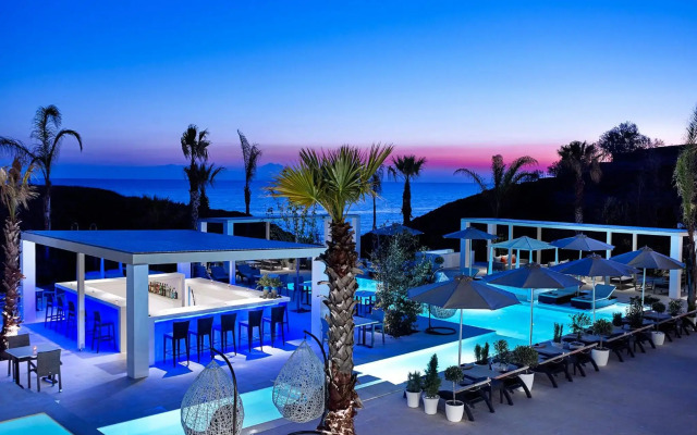 Aurora Luxury Suites