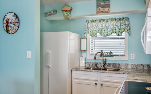 Seaside Beach and Raquet 4710