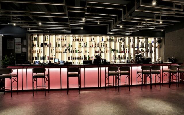 Hangzhou Vline Hotel