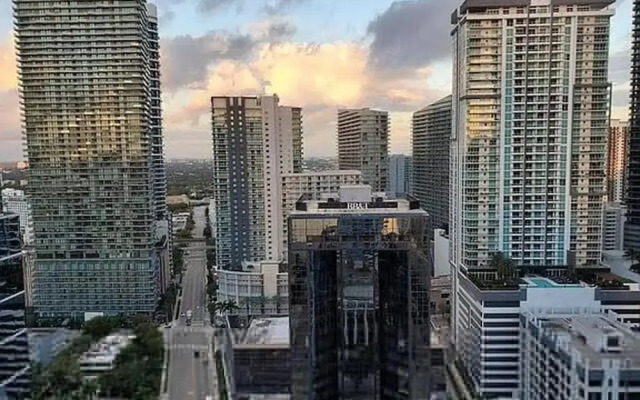 Beautiful 1 BR Apartment With Modern Amenities