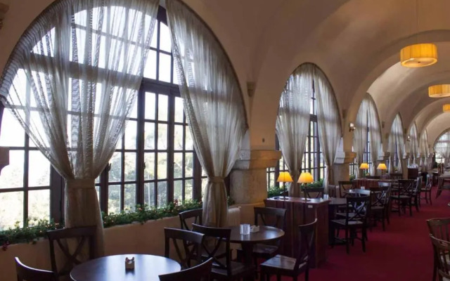 Elafos Hotel