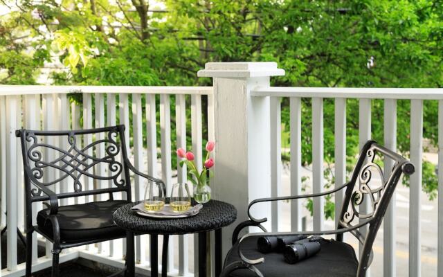 Chateau Inn and Suites