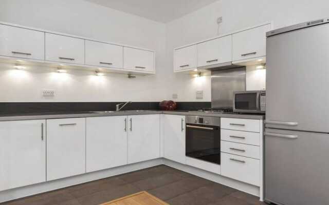 Modern 2 Bedroom Flat in Holloway