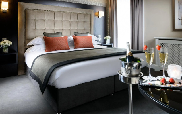 Killarney Oaks Hotel