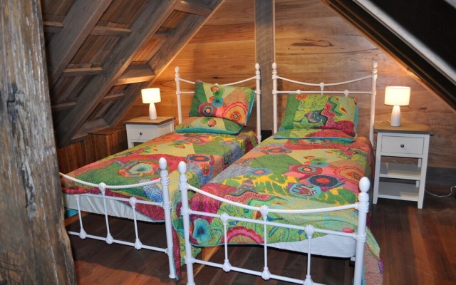 Bluestone Farm Cottage 19th Century – Guest Rooms – Melbourne