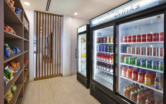 Holiday Inn Express Auburn Hills South by IHG