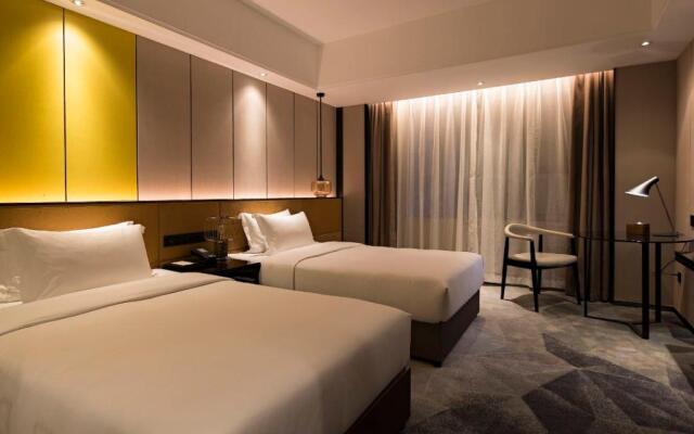 Paco Hotel (Guangzhouta Datang Metro Station)