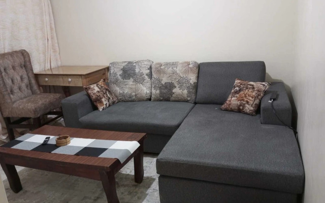 Lux Suites Attic Place Studio Apartemnts
