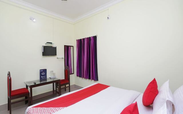 OYO 13859 Soveet Residency