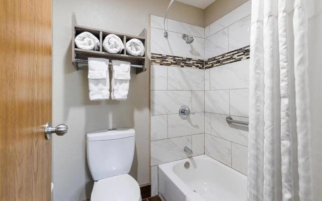 SureStay Plus Hotel by Best Western Kearney Liberty North