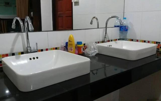 Lanta Long Beach Hostel