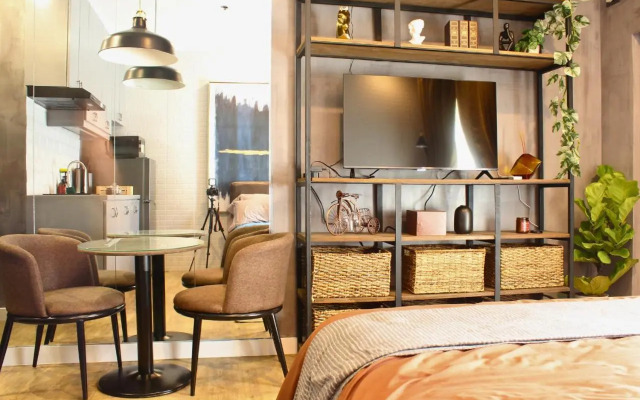 The Brass Burrow, Bel Air Soho Suites