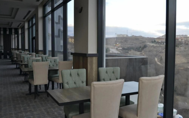 Kanyonvadi Hotel