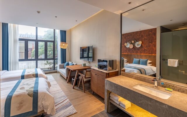 Hotels in Lady Island Resort