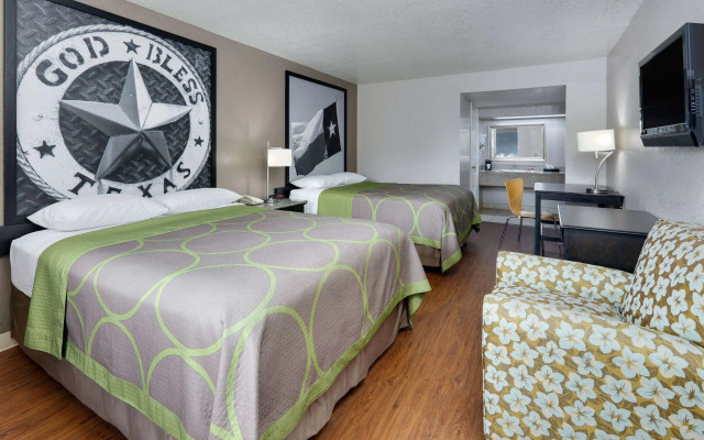 Super 8 by Wyndham San Antonio Downtown/Alamo